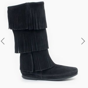 Minnetonka 3 Layer Fringe Moccasin Pull On Boot